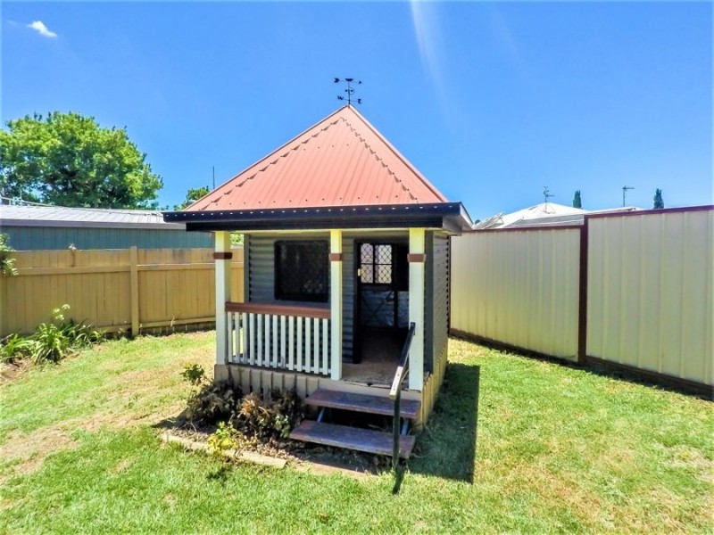 26 Priest Street, Rockville QLD 4350