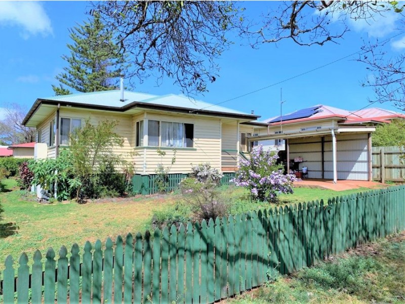 30 Elizabeth Street, South Toowoomba QLD 4350