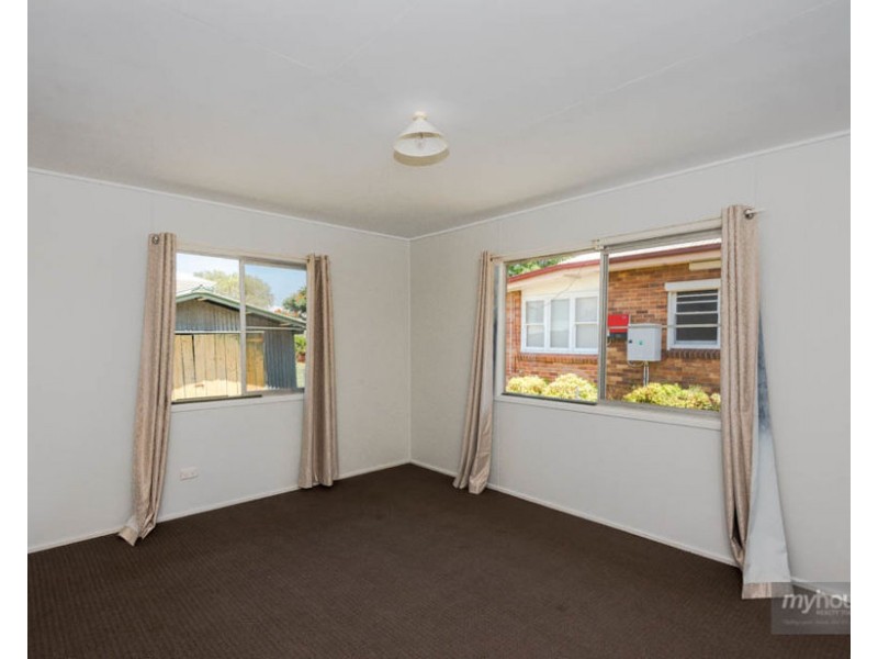 8 Ranfurly Street, Newtown QLD 4350