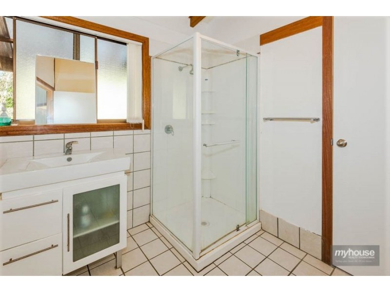 28 Gordon Crescent, Withcott QLD 4352