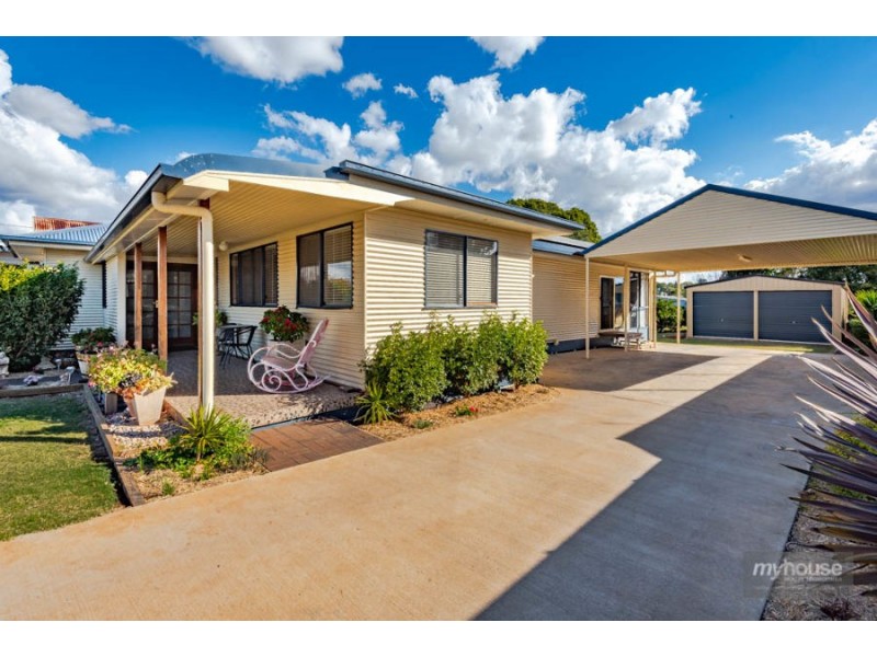 19 Kenilworth Street, North Toowoomba QLD 4350