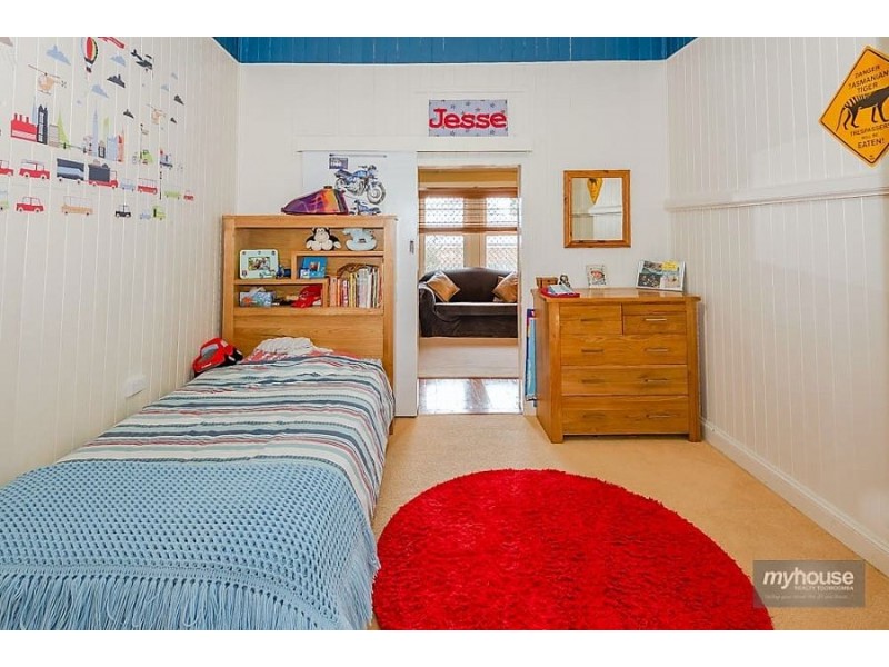 359 Ramsay Street, Middle Ridge QLD 4350