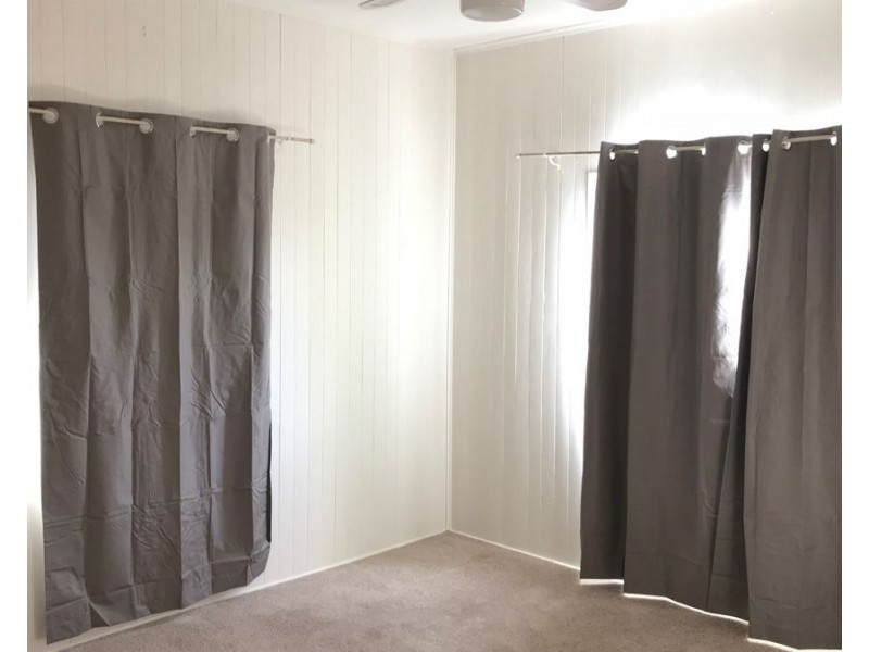 42 Underwood Crescent, Harristown QLD 4350