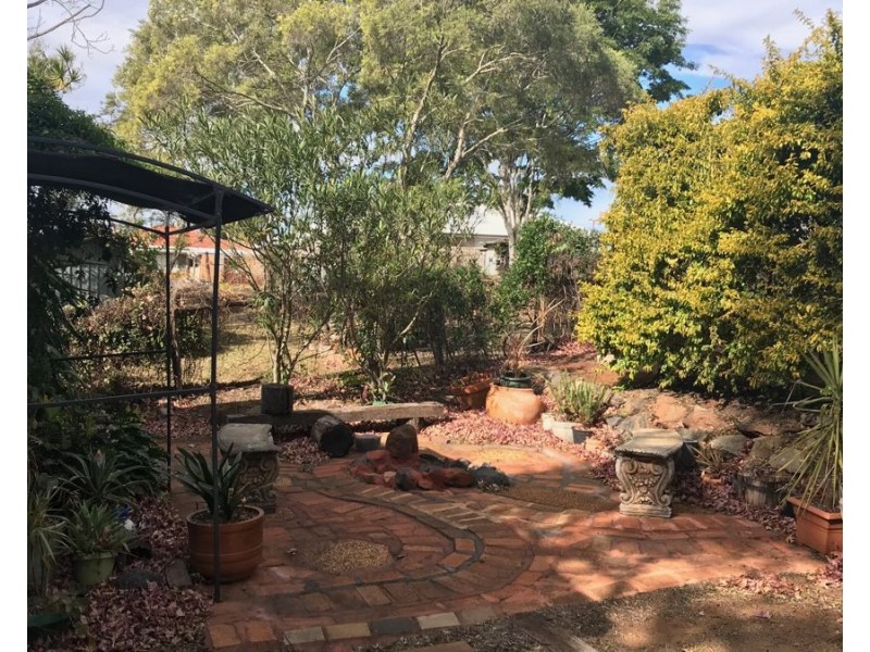 42 Underwood Crescent, Harristown QLD 4350