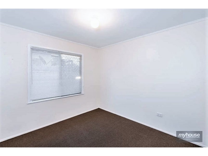 27 Cathro Street, Rockville QLD 4350