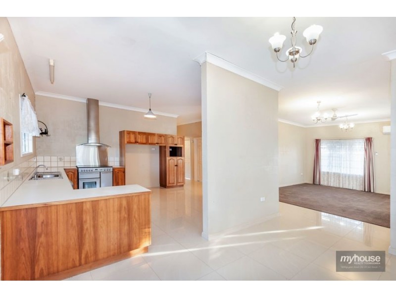 14 Bunkers Hill School Road, Westbrook QLD 4350