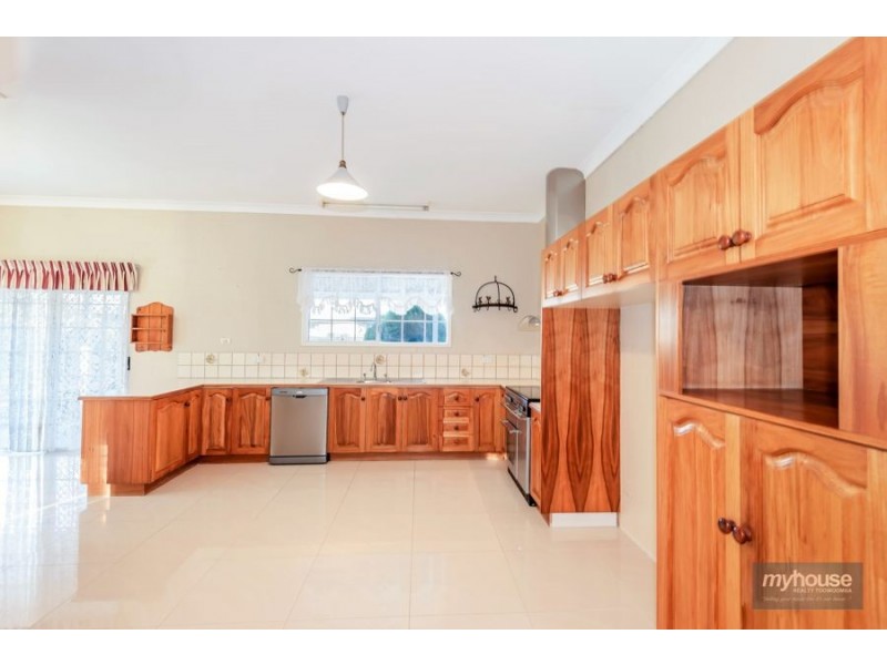 14 Bunkers Hill School Road, Westbrook QLD 4350