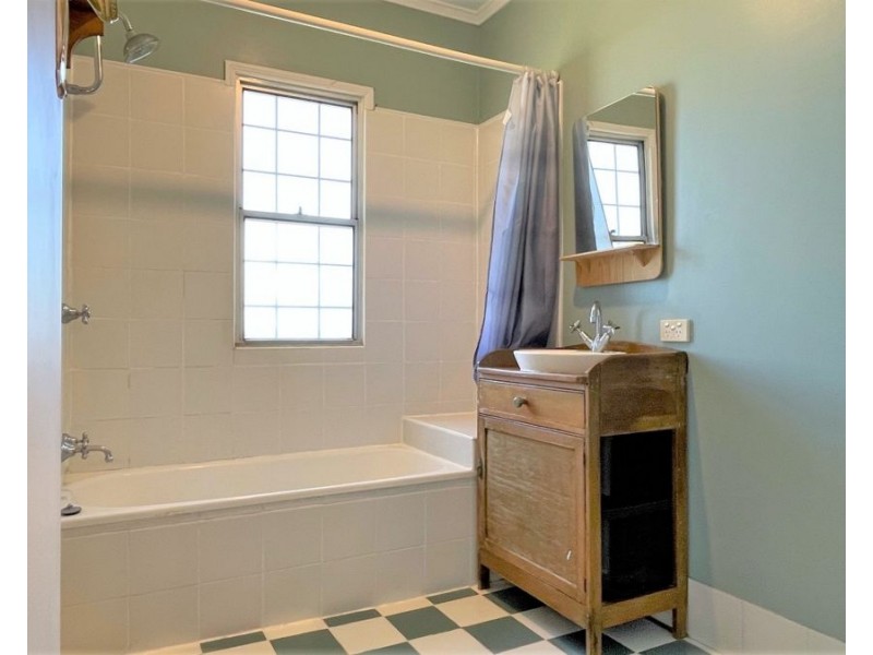 70 Crown Street, Rangeville QLD 4350