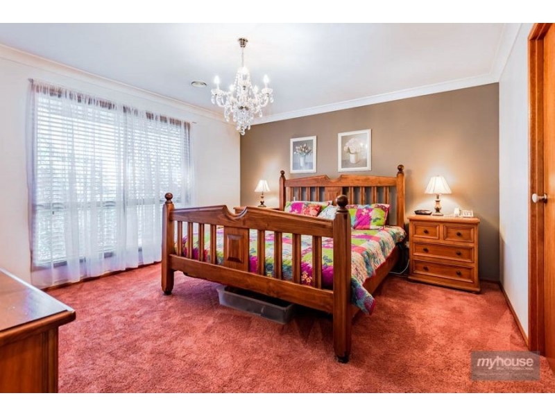 18 Emerald Court, Middle Ridge QLD 4350