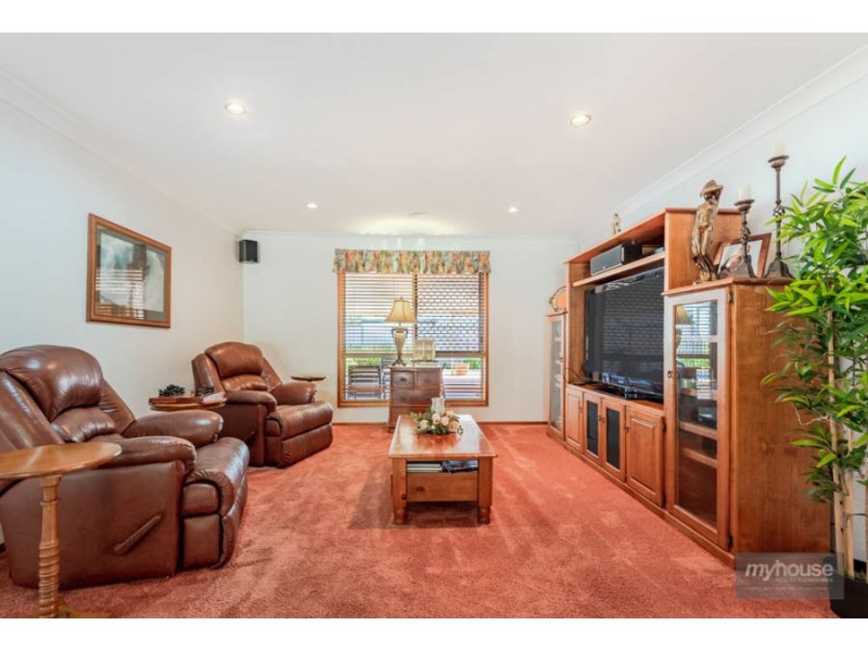 18 Emerald Court, Middle Ridge QLD 4350