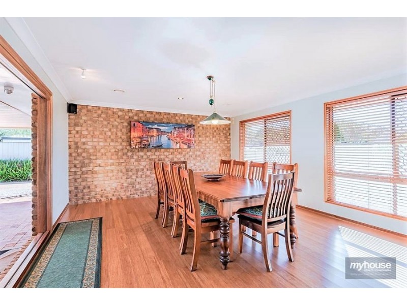 18 Emerald Court, Middle Ridge QLD 4350