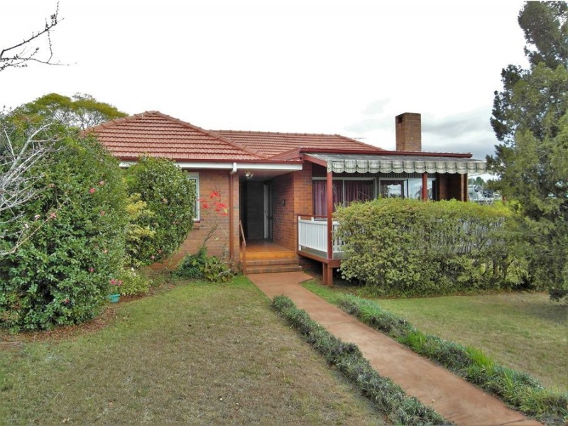 13 Leichhardt Street, Centenary Heights QLD 4350