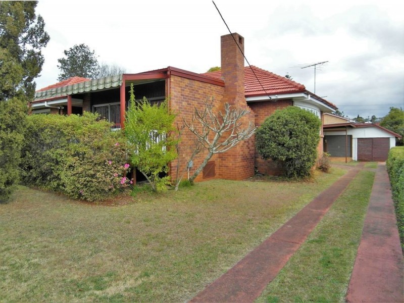 13 Leichhardt Street, Centenary Heights QLD 4350