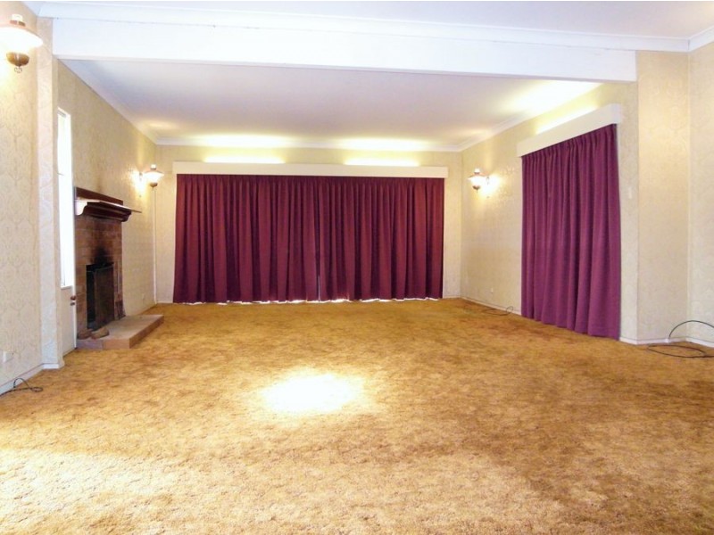 13 Leichhardt Street, Centenary Heights QLD 4350