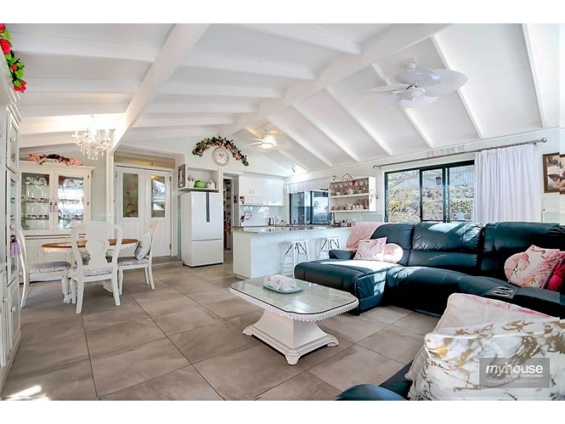 30 Gordon Crescent, Withcott QLD 4352