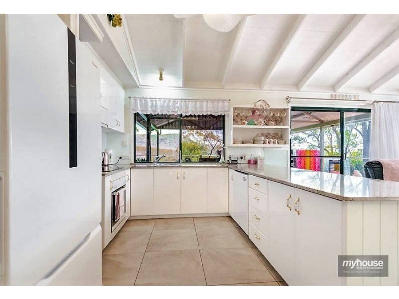 30 Gordon Crescent, Withcott QLD 4352