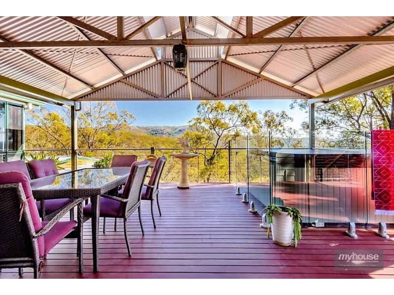 30 Gordon Crescent, Withcott QLD 4352