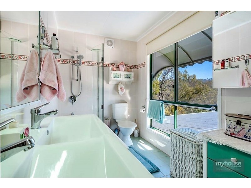 30 Gordon Crescent, Withcott QLD 4352