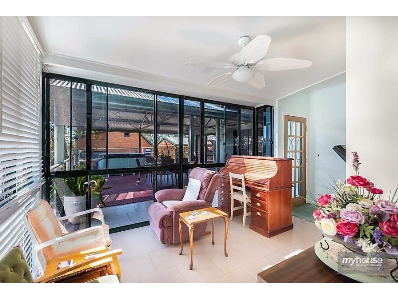 30 Gordon Crescent, Withcott QLD 4352