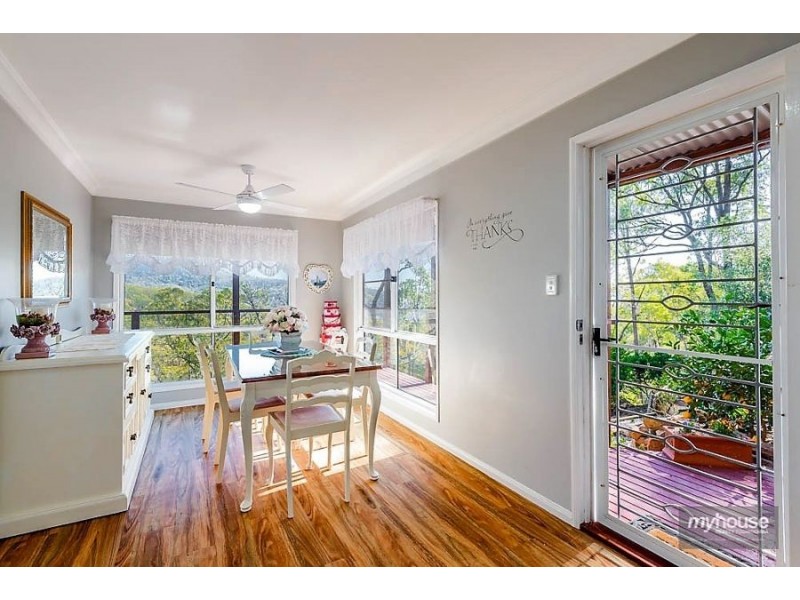 30 Gordon Crescent, Withcott QLD 4352