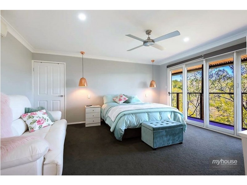 30 Gordon Crescent, Withcott QLD 4352