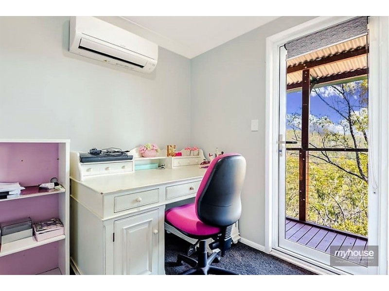 30 Gordon Crescent, Withcott QLD 4352