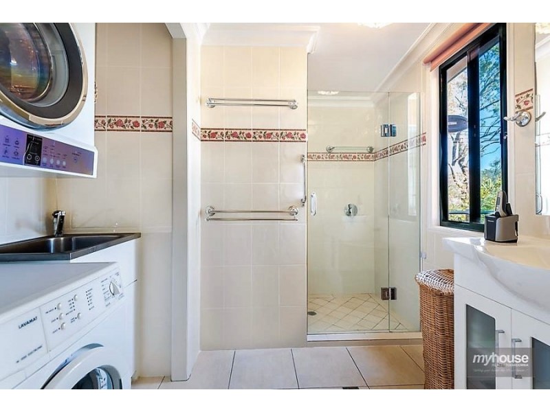 30 Gordon Crescent, Withcott QLD 4352