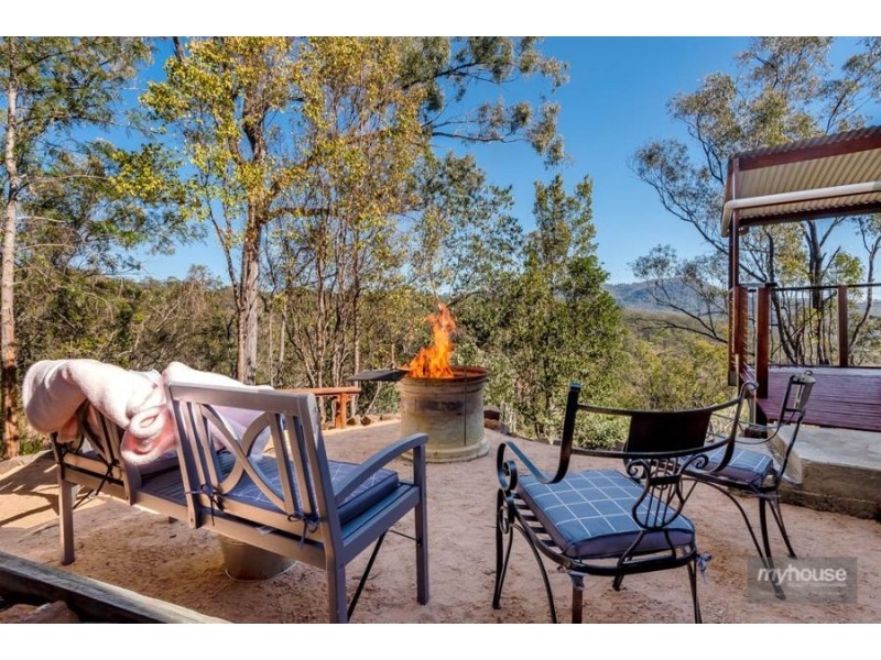 30 Gordon Crescent, Withcott QLD 4352