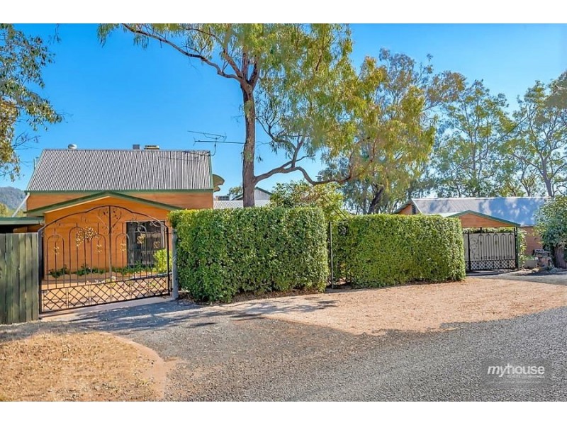 30 Gordon Crescent, Withcott QLD 4352