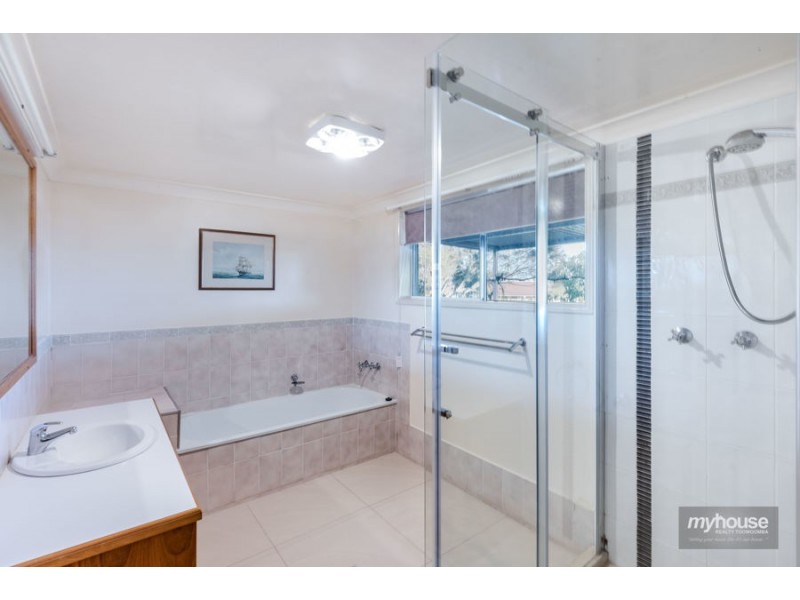 14 Bunkers Hill School Road, Westbrook QLD 4350