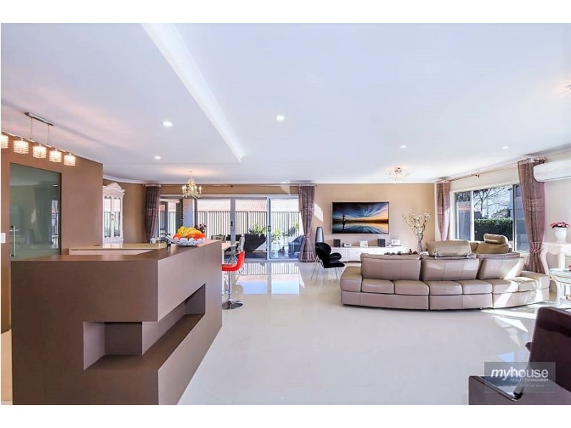 3 Fallon Drive, Middle Ridge QLD 4350
