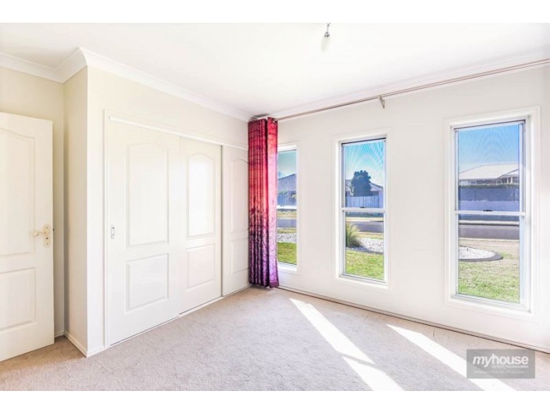 3 Fallon Drive, Middle Ridge QLD 4350