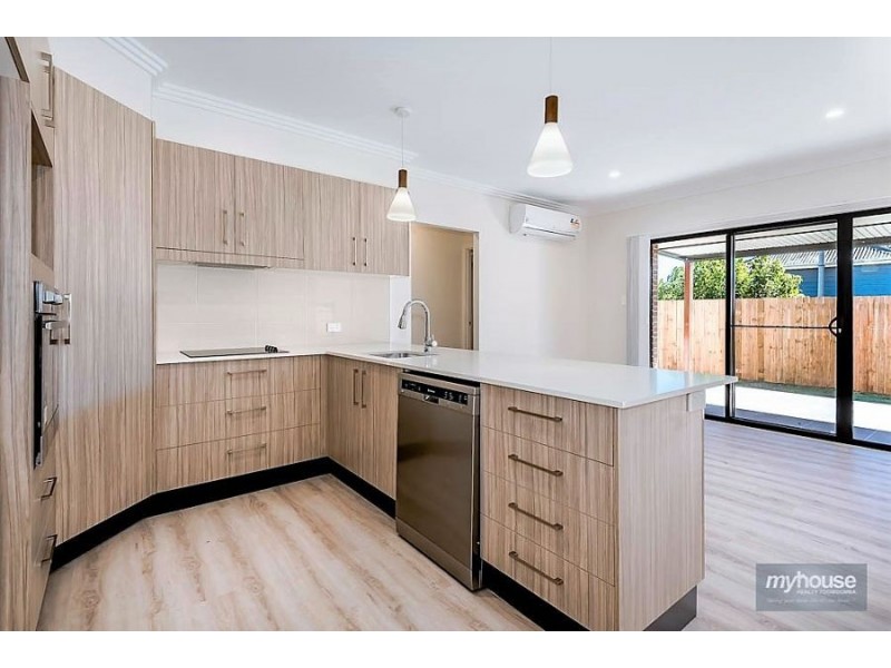 1/192a South Street, Centenary Heights QLD 4350