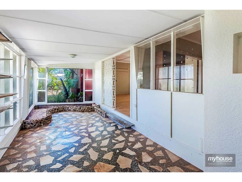 295a West Street, Harristown QLD 4350