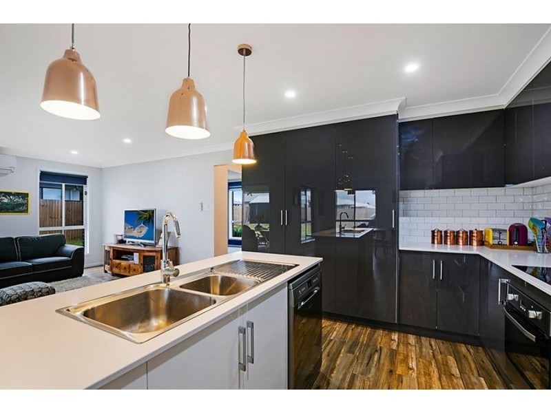 10 Magpie Drive, Cambooya QLD 4358