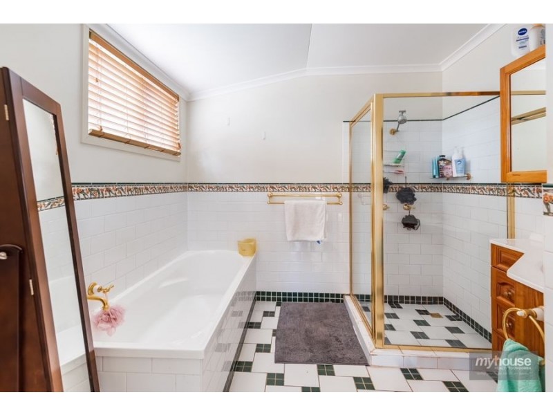 10 Kenilworth Street, North Toowoomba QLD 4350