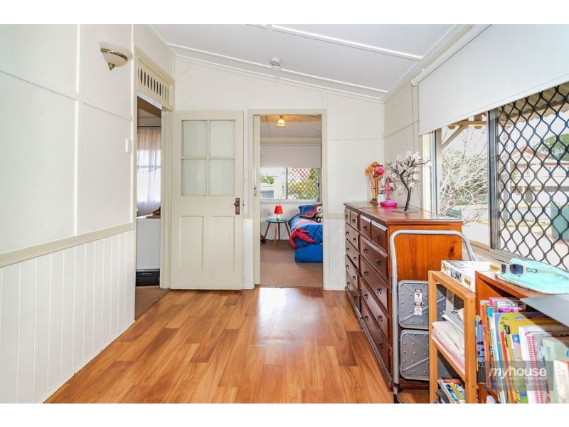 10 Kenilworth Street, North Toowoomba QLD 4350