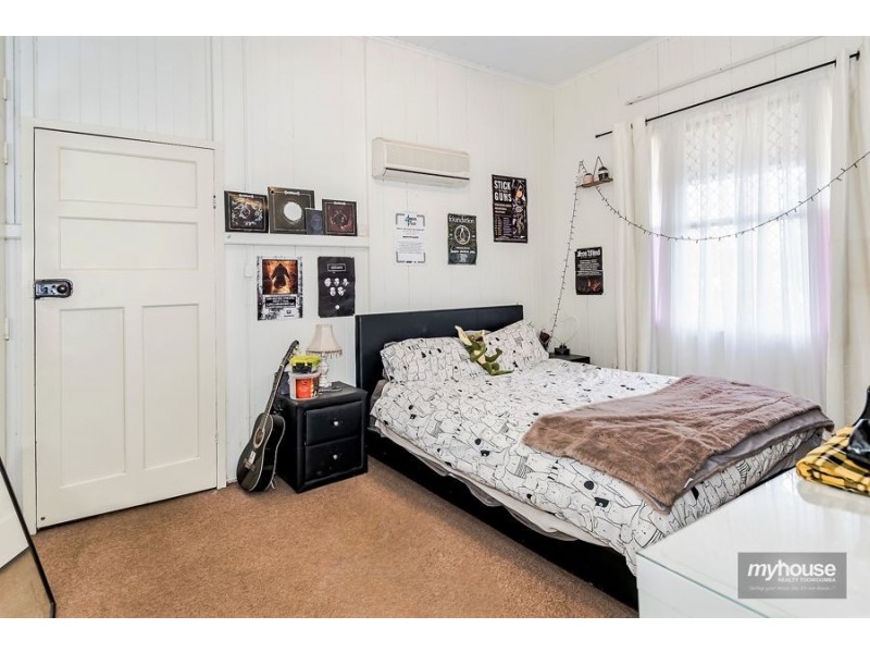 10 Kenilworth Street, North Toowoomba QLD 4350