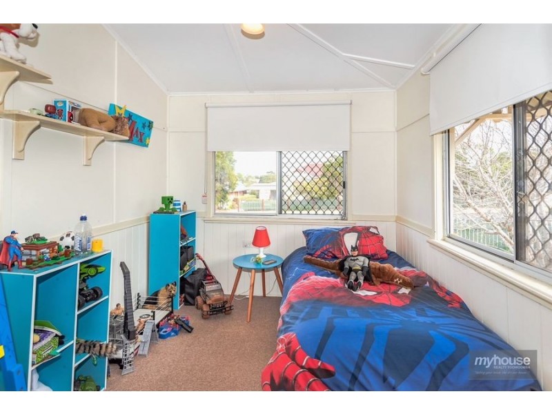 10 Kenilworth Street, North Toowoomba QLD 4350