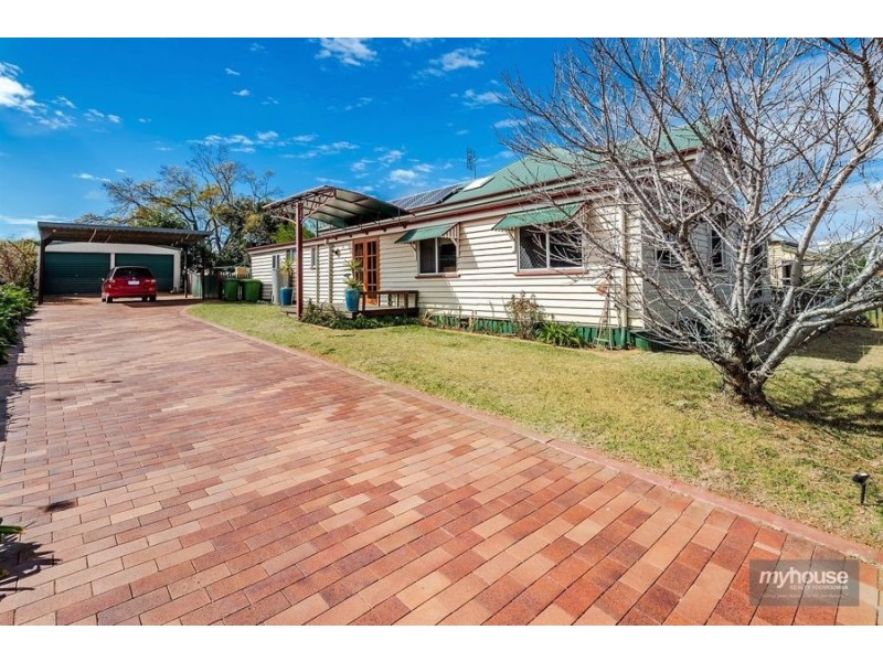 10 Kenilworth Street, North Toowoomba QLD 4350
