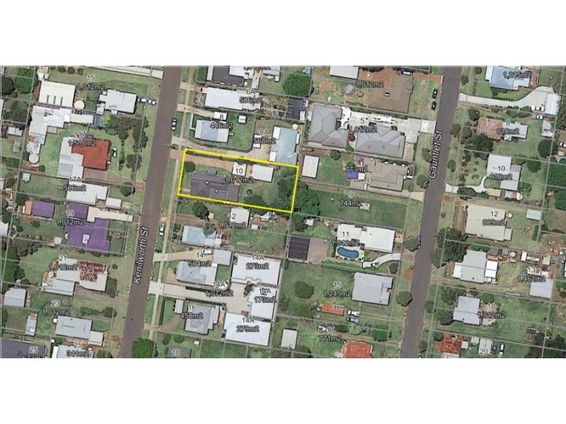 10 Kenilworth Street, North Toowoomba QLD 4350