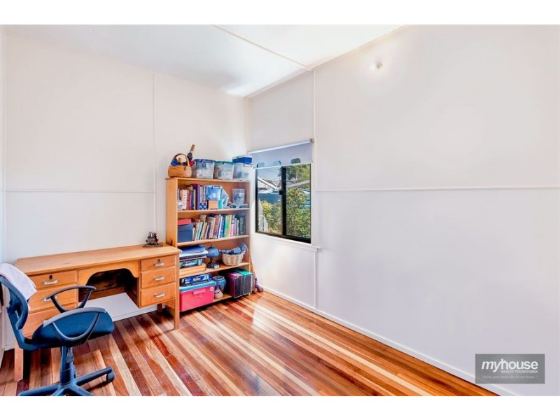 38 Gordon Avenue, Newtown QLD 4350