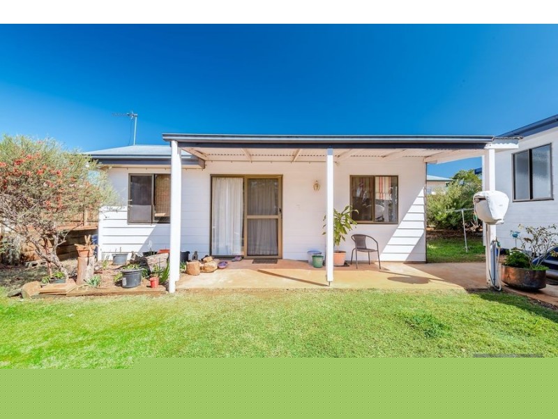 38 Gordon Avenue, Newtown QLD 4350