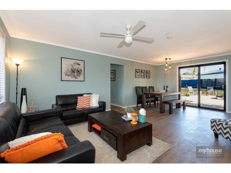 4 Cabarita Crescent, Glenvale QLD 4350