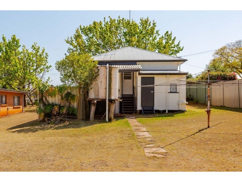 2 Maker Street, Rangeville QLD 4350