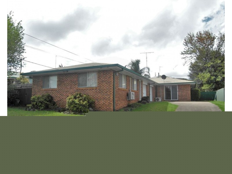 2/1 Nellie Street, Centenary Heights QLD 4350