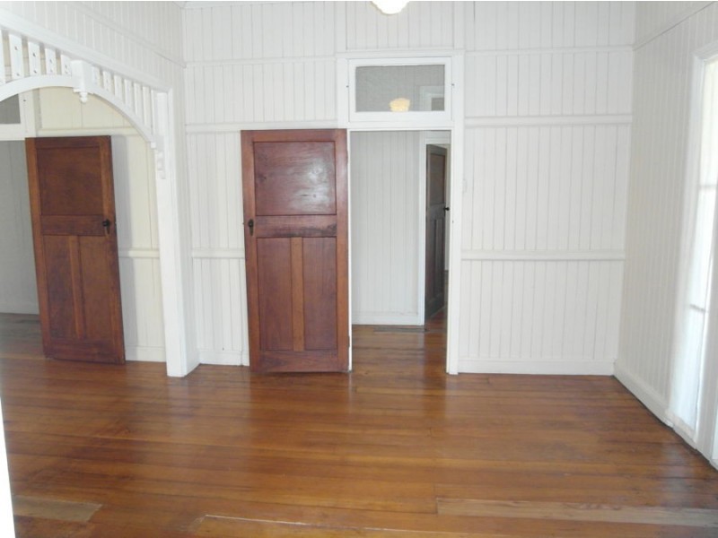 9 Stirling Street, East Toowoomba QLD 4350