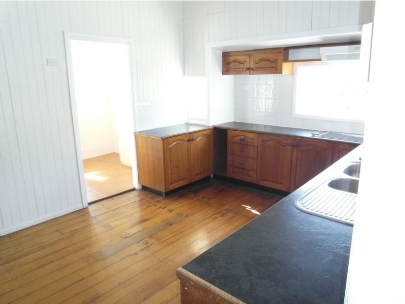 9 Stirling Street, East Toowoomba QLD 4350