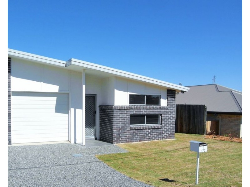 2/172 Handley Street, Darling Heights QLD 4350