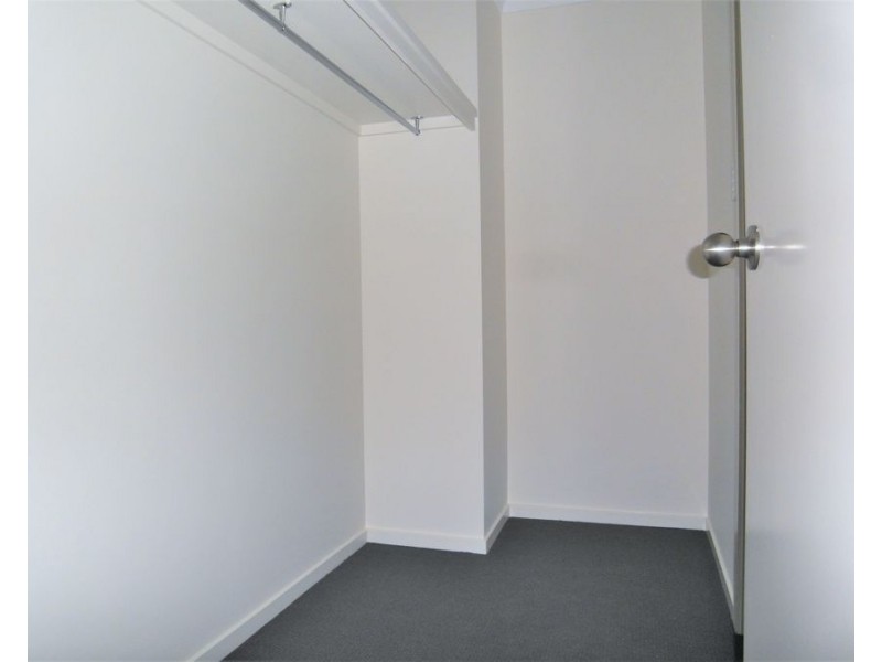 2/172 Handley Street, Darling Heights QLD 4350